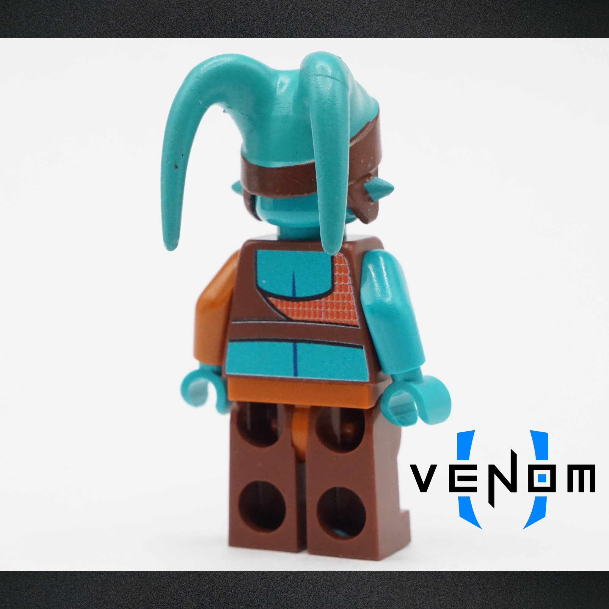 Classic Aayla UV Printed Figure