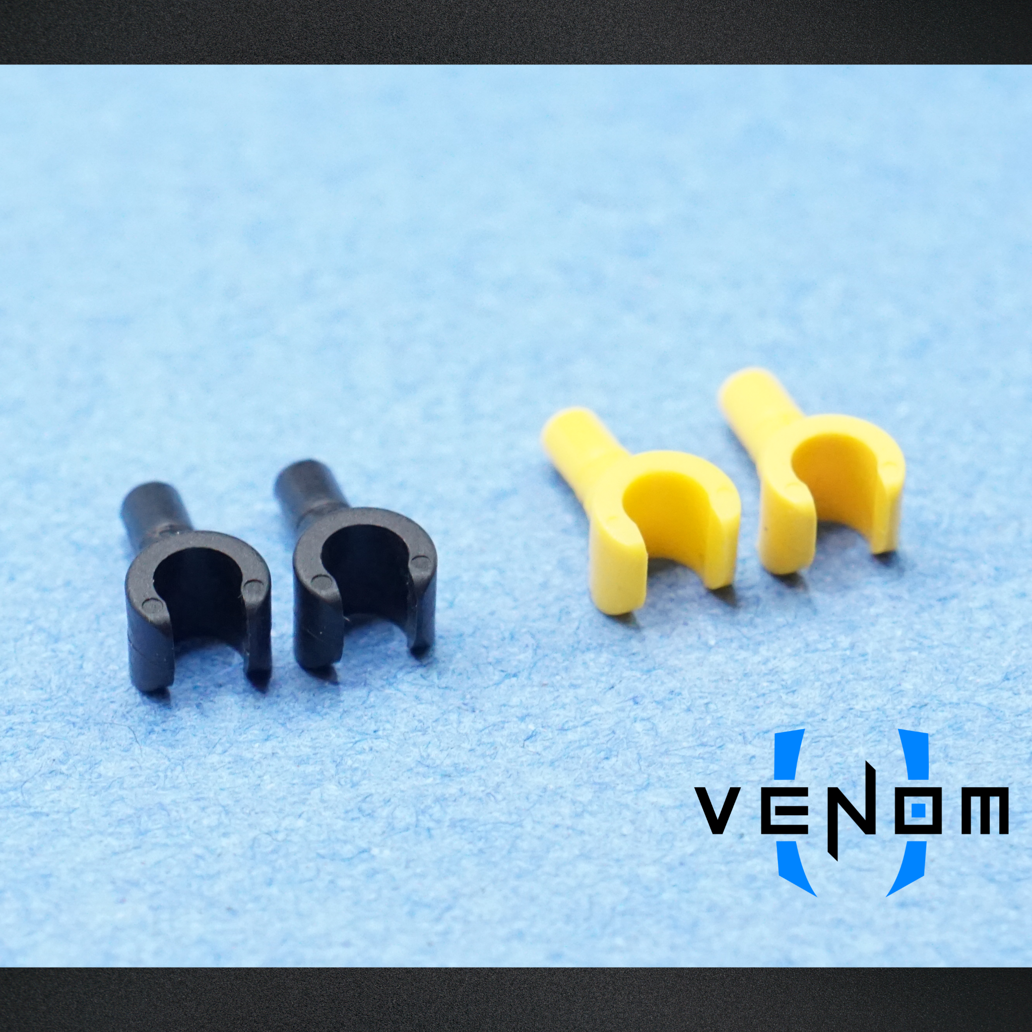 (Pair) Lego 983 Assorted Colored Hands