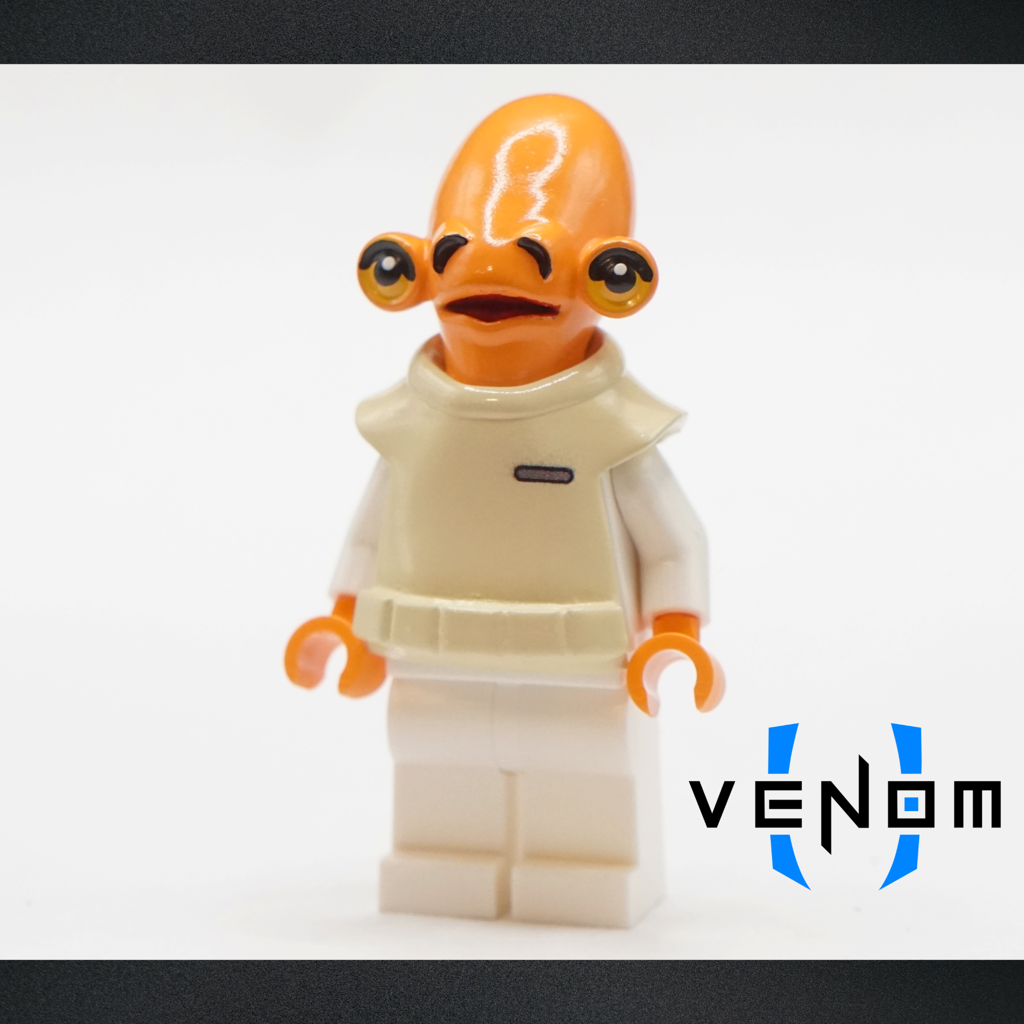 V2 Mon Cala Officer Custom Printed Figure