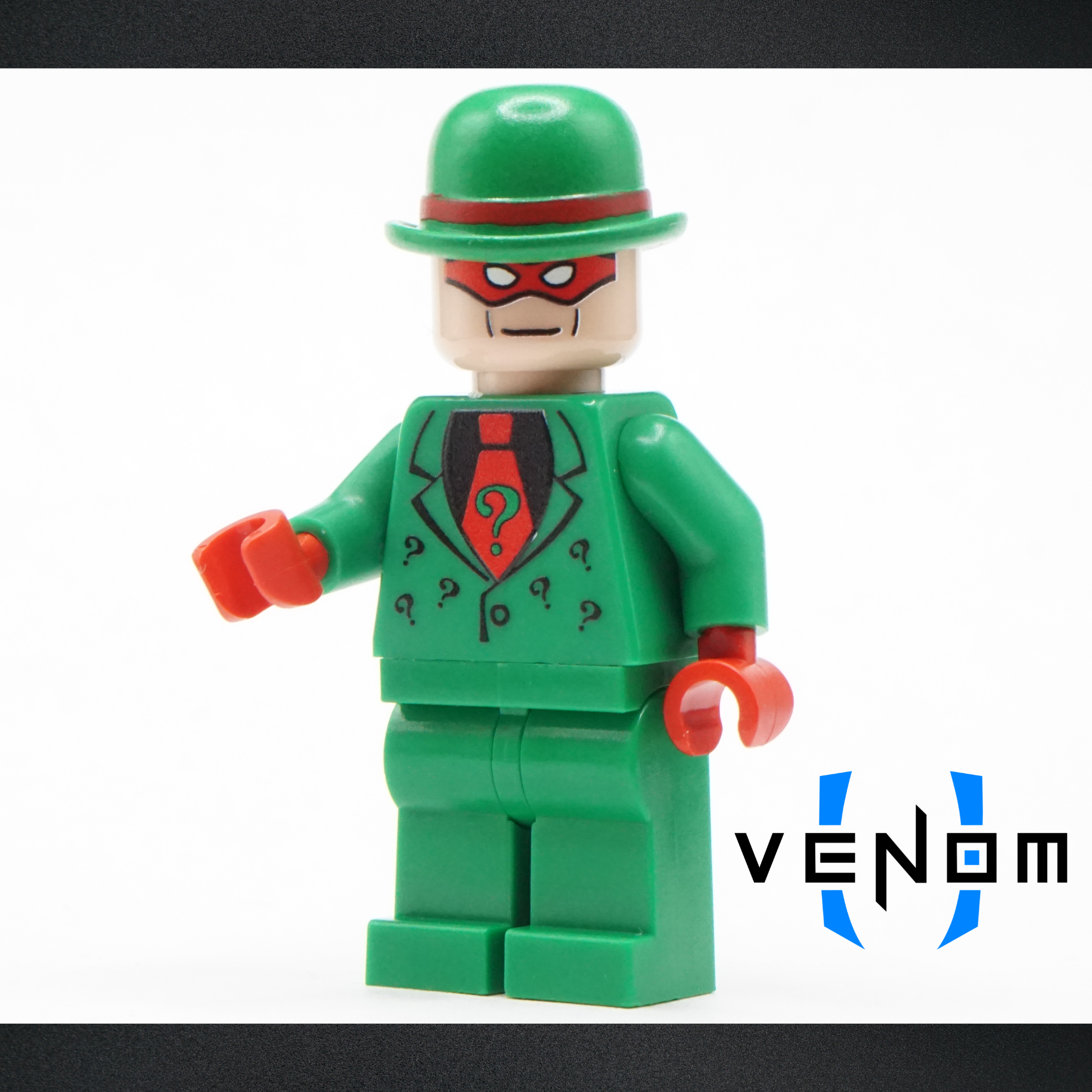 (Normal Green) Red Questionable Villain UV Printed Figure