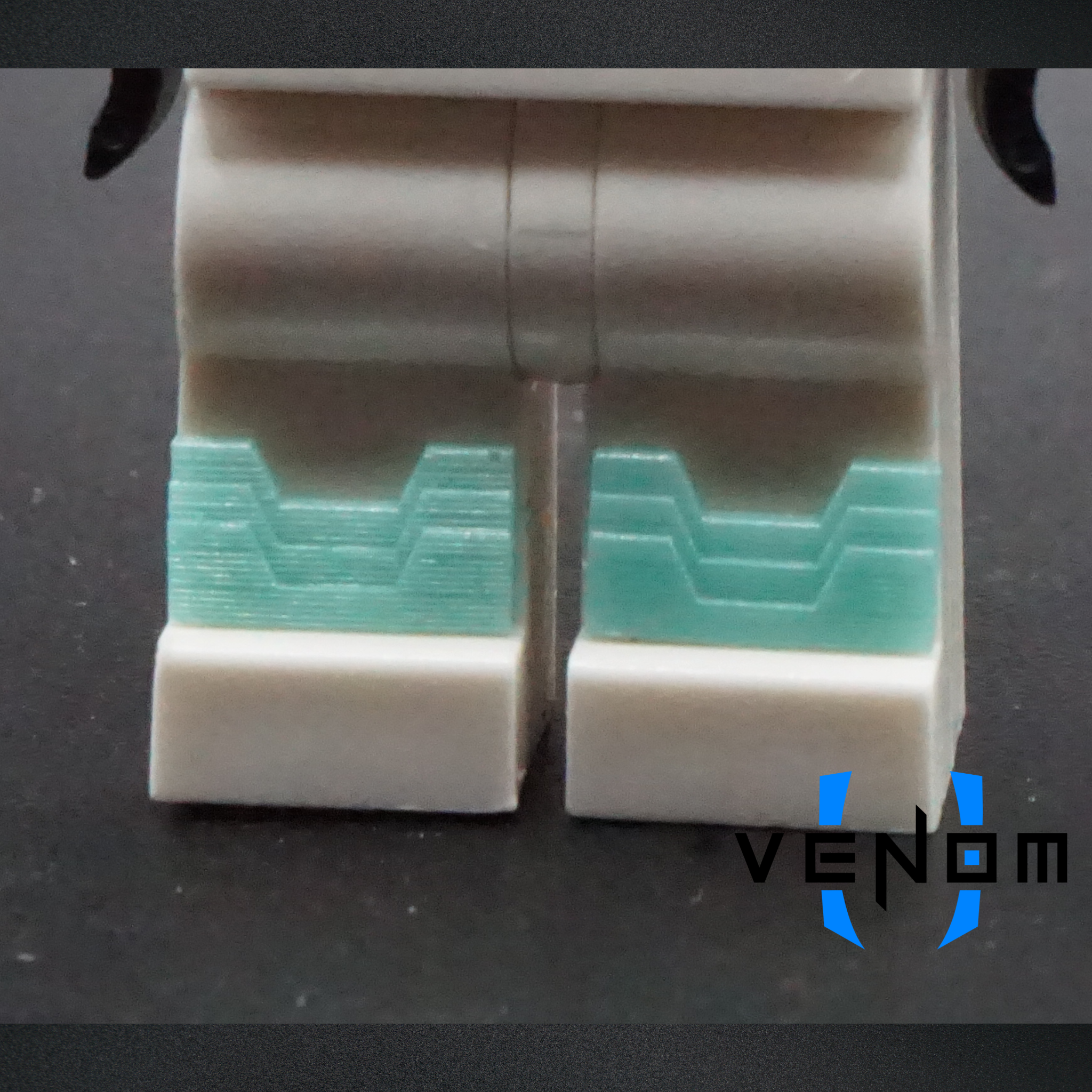 Cad Bane Layered Leg Armor (Pair)