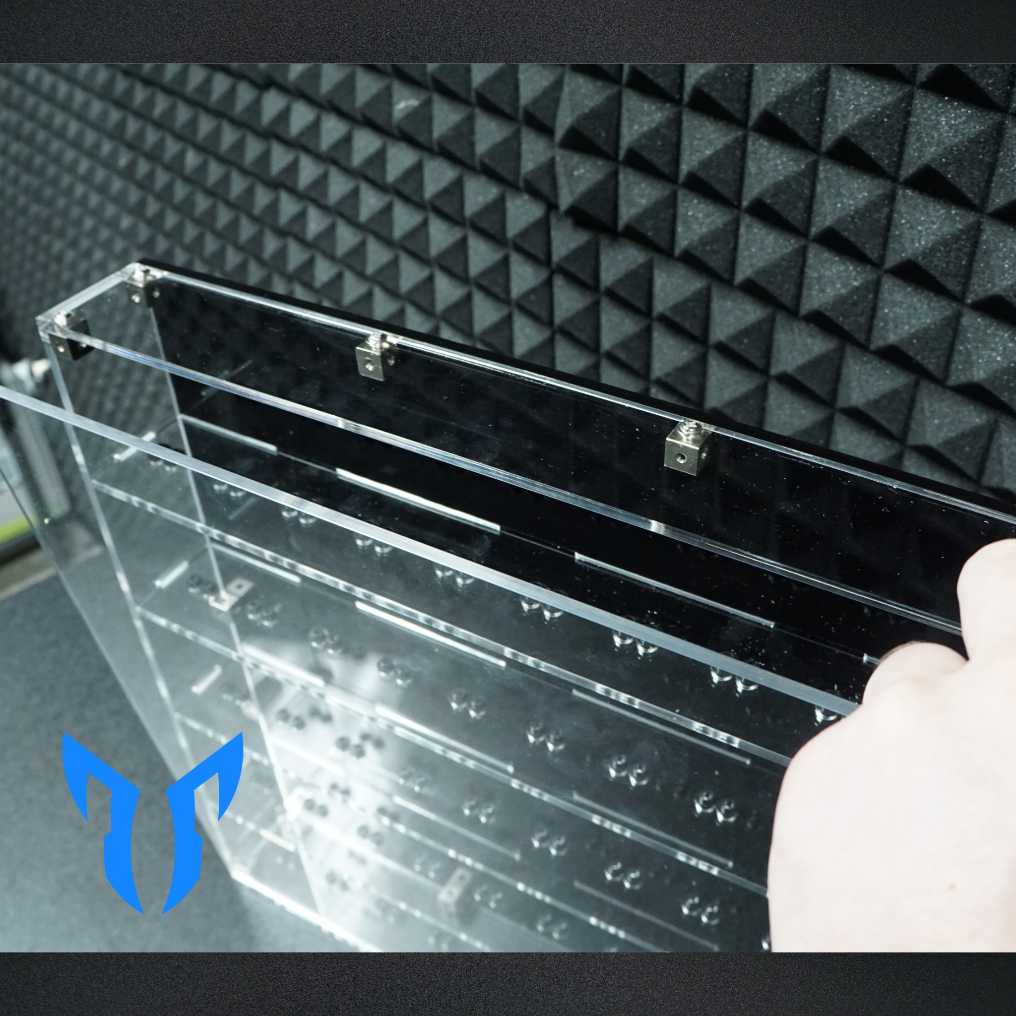 50 Figure Vertical / Wall Mount Display Case