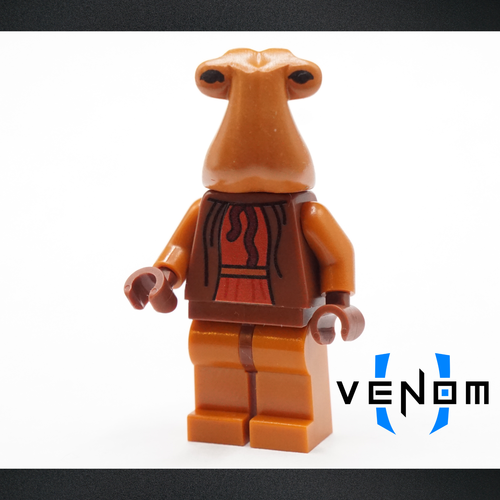 V2 Cantina Ithorian UV Printed Figure